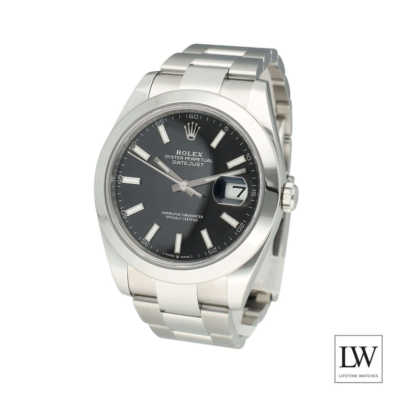 Rolex Datejust 126300 zwart Oysterband horloge met zwarte wijzerplaat en stalen kast, chronograaf op 3 uur positie