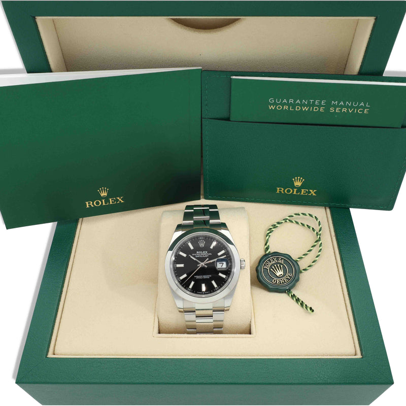 Rolex Datejust 126300 zwart Oysterband in groen doos, automatische chronograaf met zwarte wijzerplaat en datumweergave